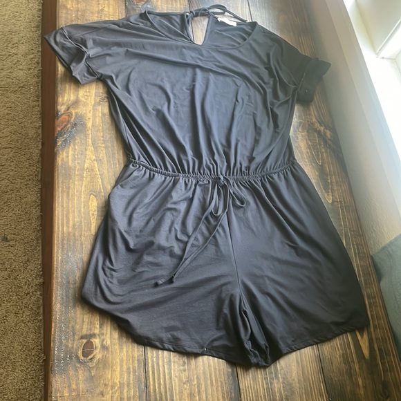 Black Romper - Picture 6 of 7